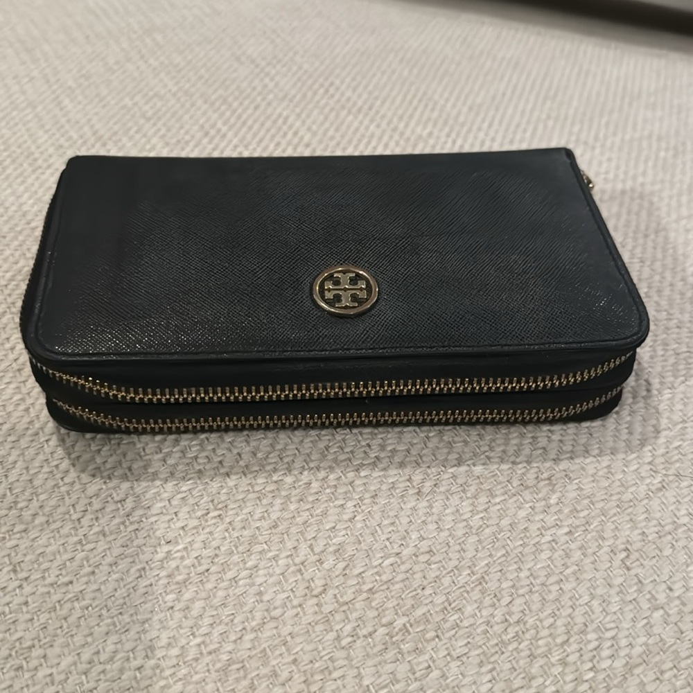 Tory Burch double zip Continental wallet - Picture 2 of 8